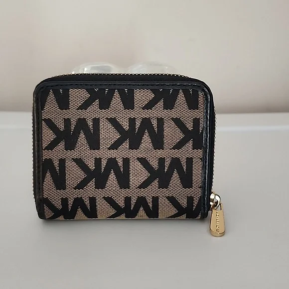 Michael Kors Jet Set Crossbody w/Free MK Wallet - Picture 13 of 15